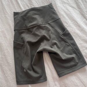 Lululemon Wunder Train High-Rise Short 8"